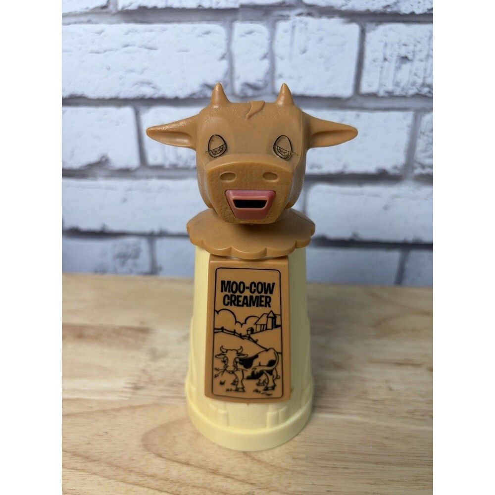 Vintage Moo Cow Creamer Whirley Industries Warren Penn USA - cow creamer - New